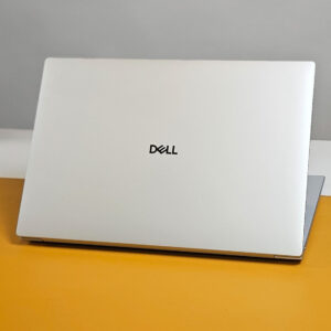 Dell XPS 13 Laptop (Platinum Silver Finish)